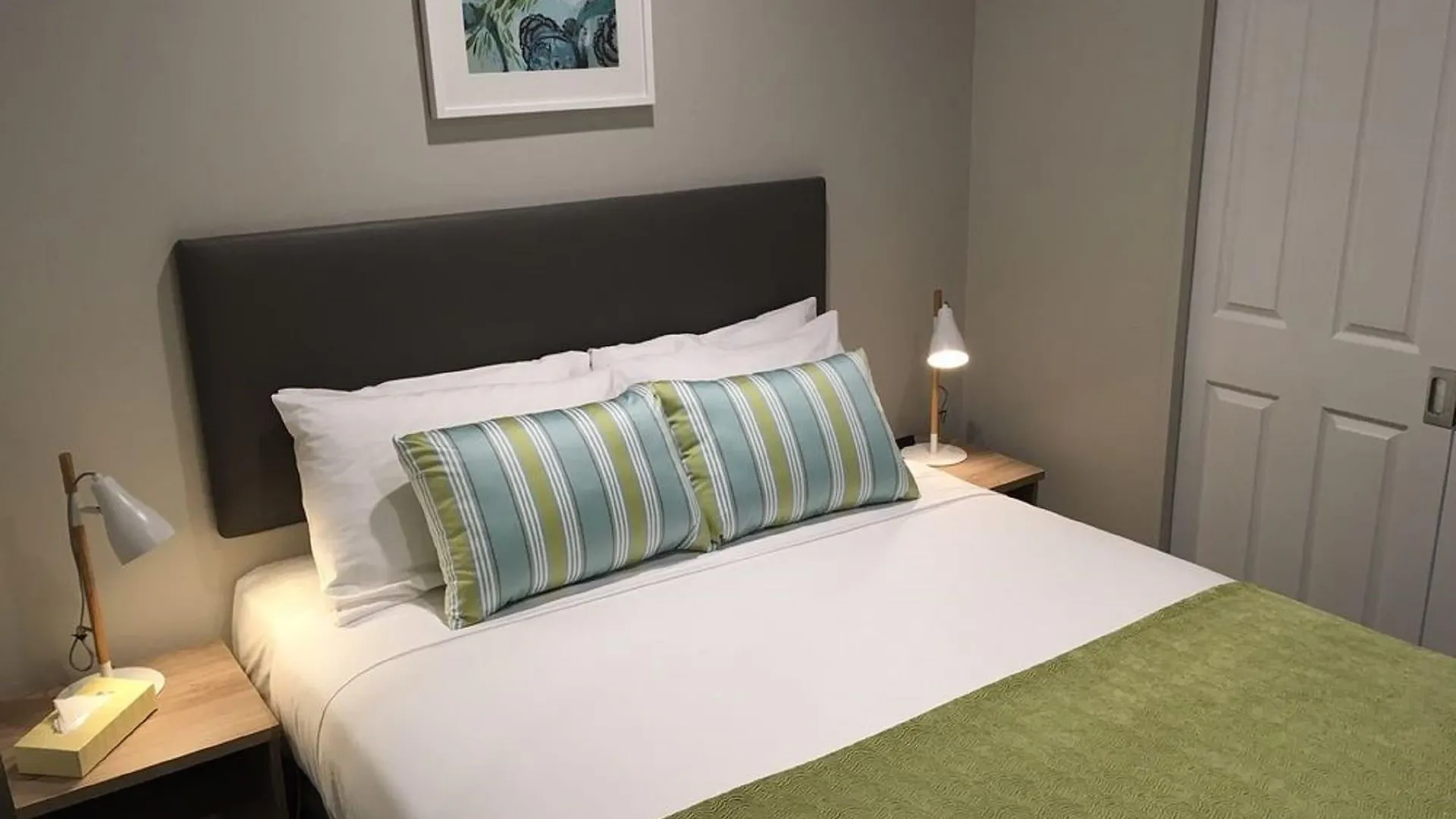 **** Aparthotel Quest Atrium Serviced Apartments Wellington New Zealand