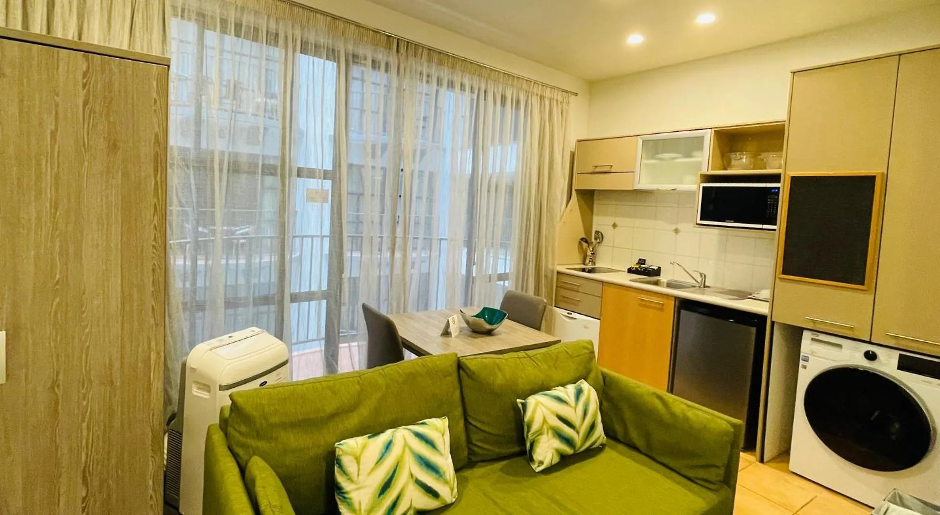 Quest Atrium Serviced Apartments Wellington 4*,